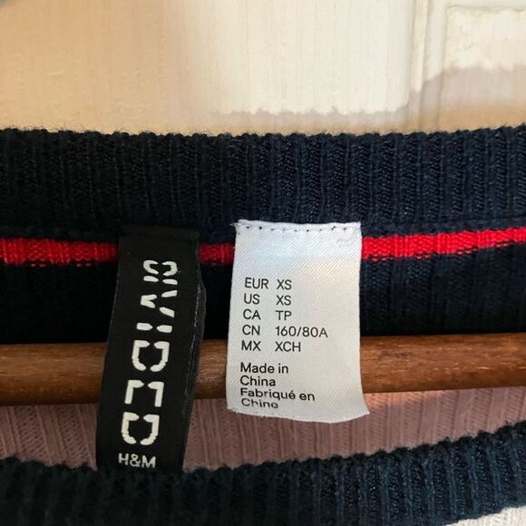 H&M Divided sweater, cropped, long sleeve, striped, excellent condition, size XS - Picture 2 of 3